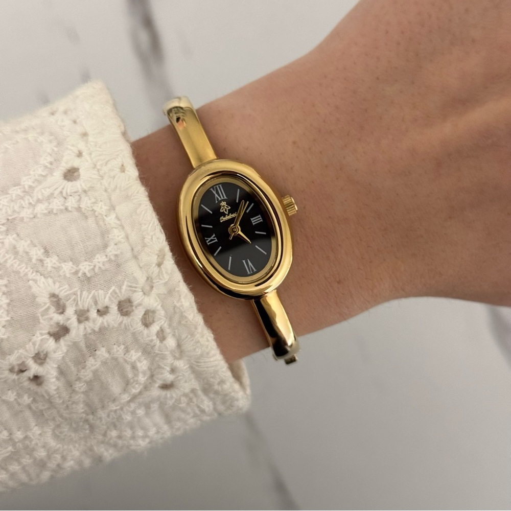 Retro Gold and Black dial Women's Vintage inspired Quartz Watch Stainless steel